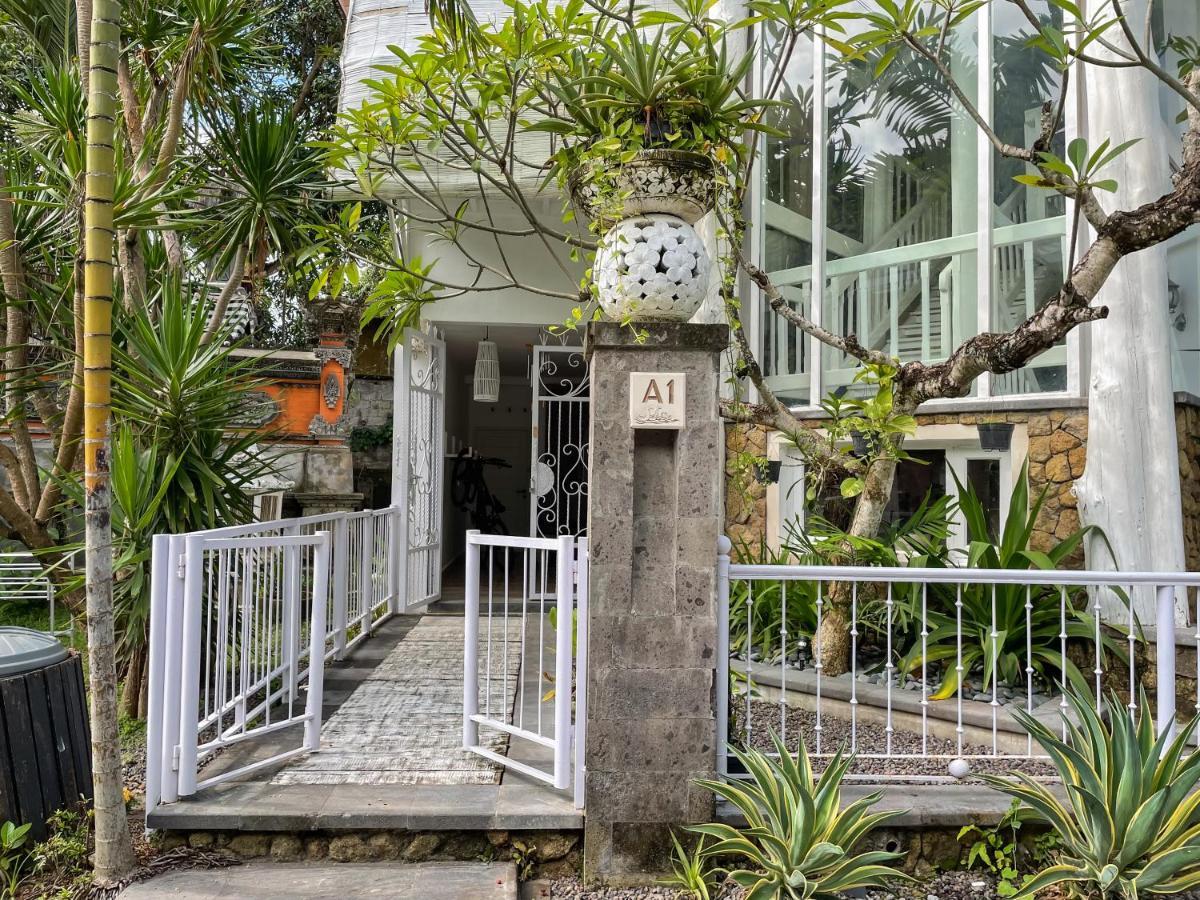 Beach House Canggu - 150M Berawa Beach Eksteriør bilde