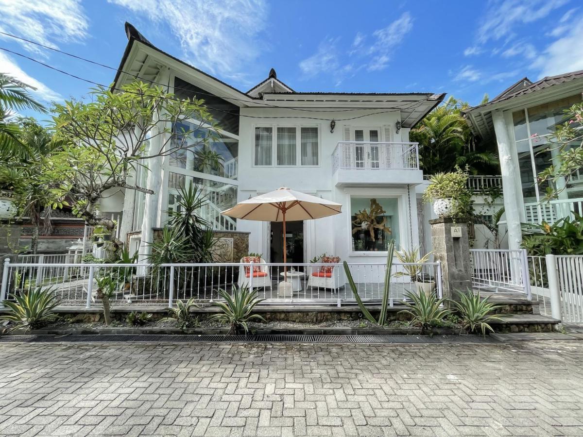 Beach House Canggu - 150M Berawa Beach Eksteriør bilde
