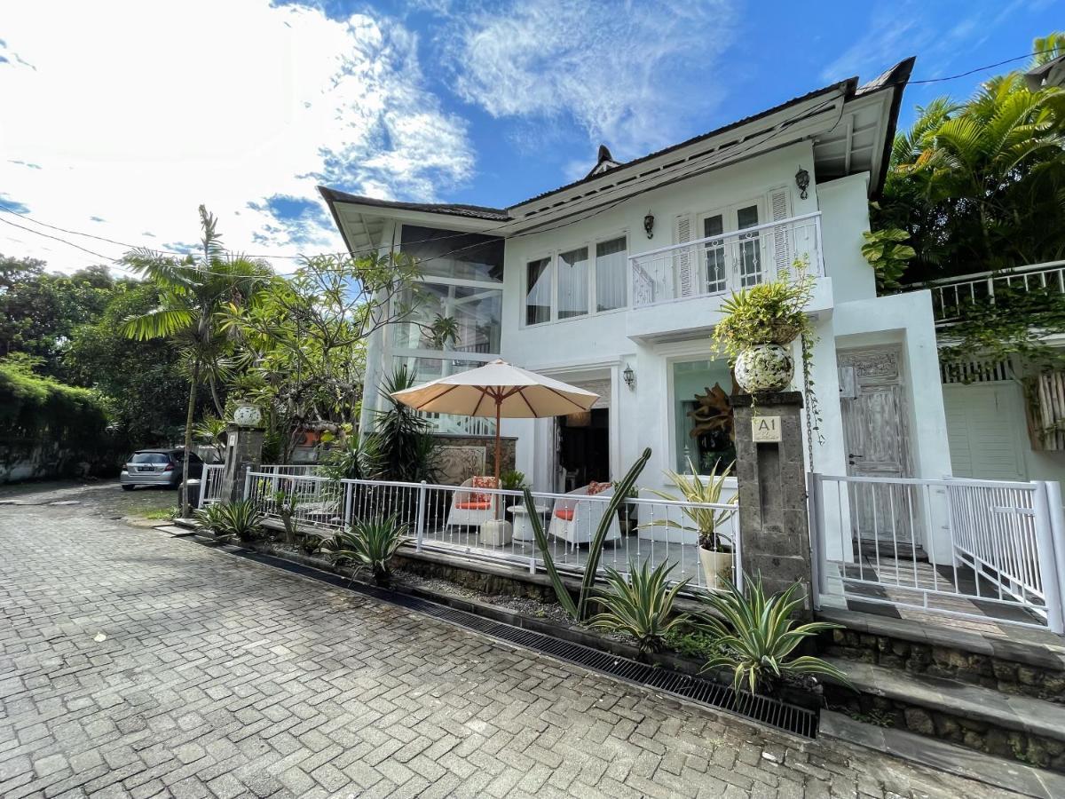 Beach House Canggu - 150M Berawa Beach Eksteriør bilde
